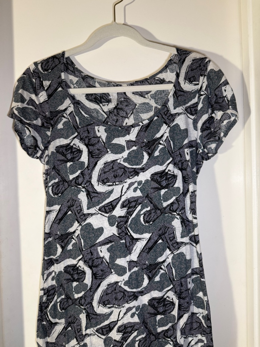 Monochrome Abstract Print Short Sleeve Tee